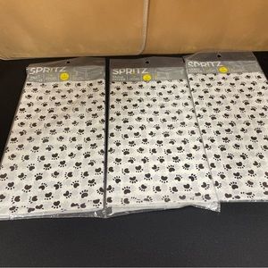 Puppy paws plastic table cloths bundle